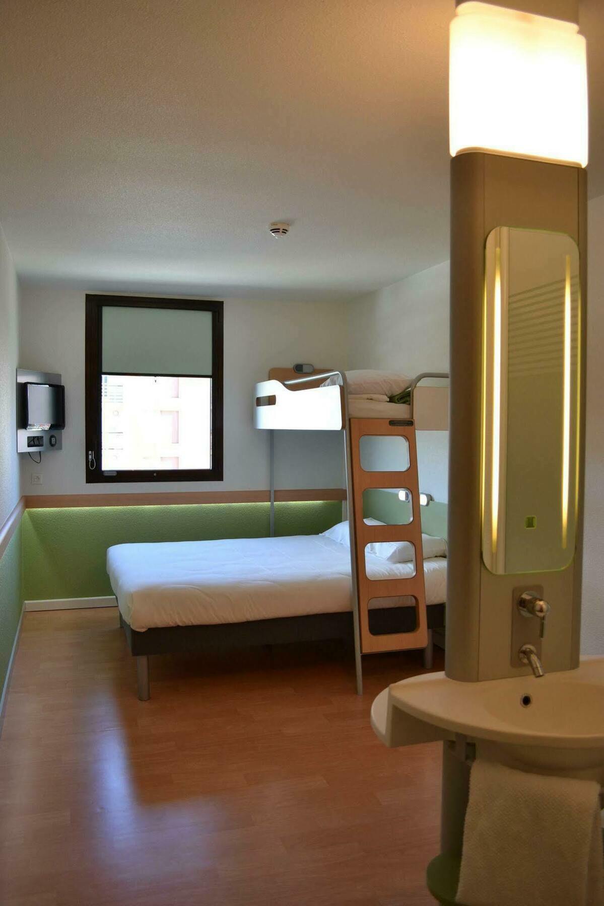Ibis Budget Sucy En Brie Εξωτερικό φωτογραφία